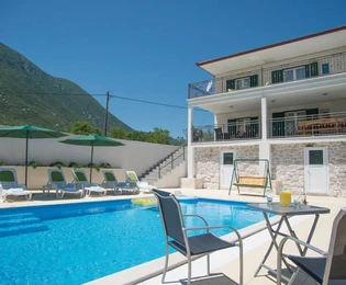 Freistehendes Haus mit Pool in Zagvozd zu verkaufen in Kroatien