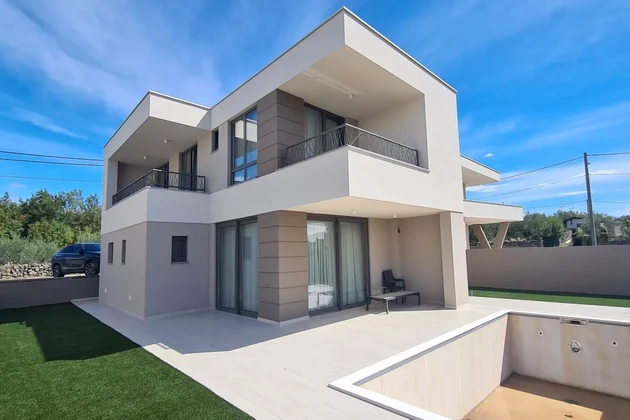 BRAND NEW EXCLUSIVE URBAN VILLA, IN QUIET LOCATION!