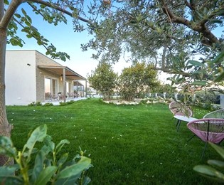 Lussuosa villa Kastela con piscina e privacy