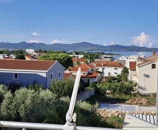 Appartamento con tre camere da letto in vendita con vista sul mare in Croazia