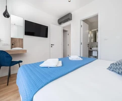 Dvoetažni stan s bazenom na prodaju Makarska