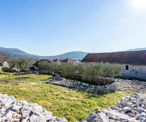 Authentic estate with multiple buildings for sale in Marina in Croatia