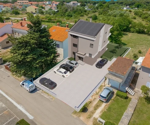 Istrien, Fažana: Moderne Wohnung in Meeres- und Strandnähe