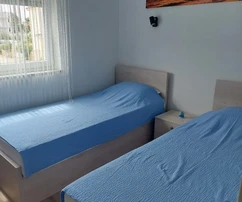 Apartmán, (3 izby), 71 m², Pag - Povljana, terasa, 450 m od mora