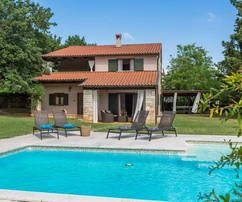 Isztria, Poreč, Felújított kővilla medencével és kerttel