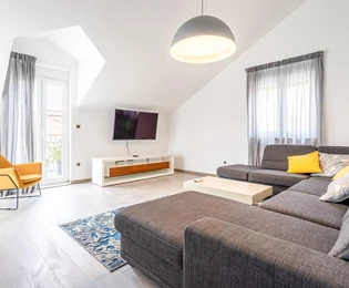 Mieszkanie na sprzedaż na Hvarze trzecie piętro blisko centrum w Chorwacji