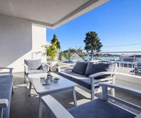 Dalmacia - Zadar apartamento de lujo a 30 m del mar, gran jardín y caseta de jardín