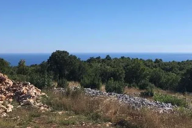 Skitača, Istrie: Stavební pozemek s povolením na vilu