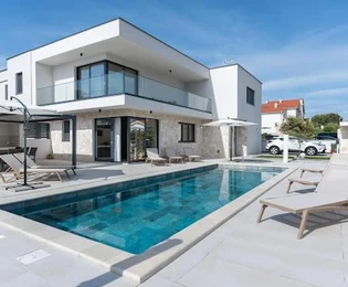 Casa bifamiliare con piscina in vendita a Pag Mandre in Croazia