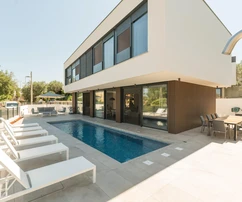 Villa di lusso con piscina in vendita a Rovigno in Croazia