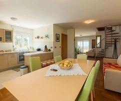Višnjik - Przestronne Dwupoziomowe Mieszkanie 140 m² z Widokiem na Miasto
