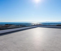 Appartement moderne de trois chambres à vendre avec vue sur la mer en Croatie