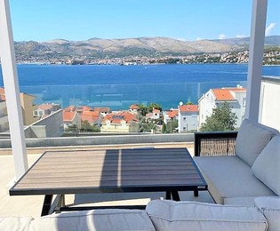 Superbe villa Ciovo avec piscine et vue sur la mer