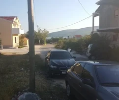 Seget Vranjica, stavební pozemek 1200 m2, 350 m od moře