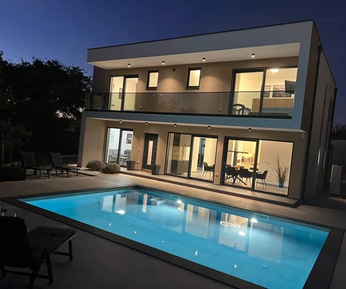 Maison Smoljanci, Svetvinčenat, 200 m²