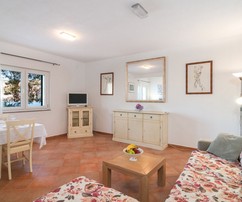 Šarmantný kamenný dom v ponuke v zátoke Hvar