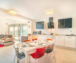 Istria, Vodnjan, luxusná vila s krásnym výhľadom a vyhrievaným bazénom