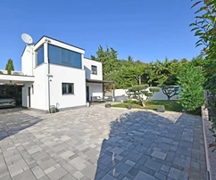 Istria, Parenzo – casa intelligente con giardino e jacuzzi