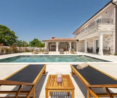 Villa en venta en Žminj, Istria, con piscina y terraza en Croacia