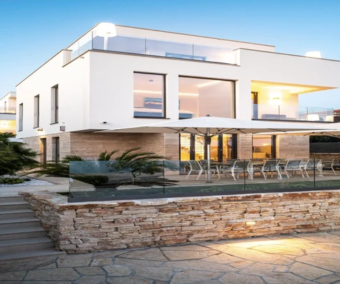 Zadar, Complexe exclusif de deux villas en bord de plage avec vue panoramique sur la mer