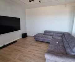 Split, Žnjan, pohodlný dvojizbový byt 84 m2, výhľad na more, garáž 16 m2