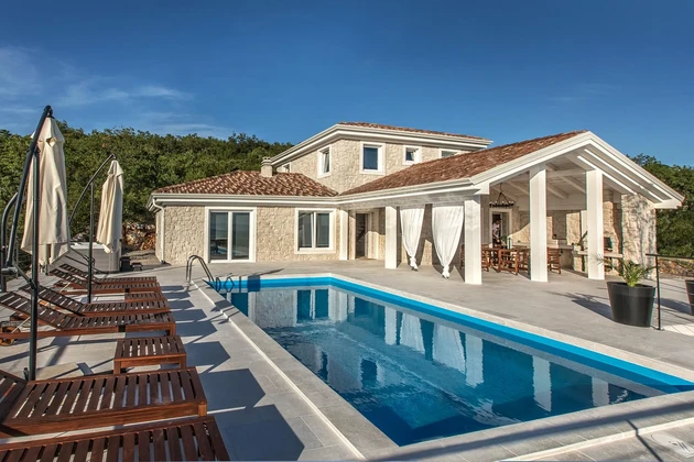 Jadranovo, villa de lujo de piedra con piscina y vistas panorámicas