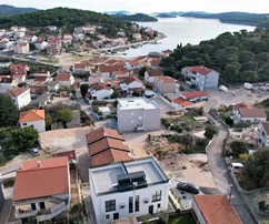 Tisno - S1 Luxusní dvojdomek v klidné lokalitě