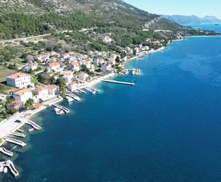 Casa in vendita a soli 60 metri dal mare a Orebić in Croazia