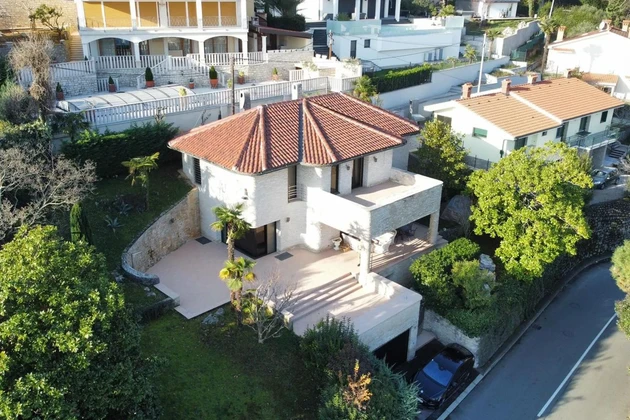 Modern villa with panoramic views for sale in Croatia