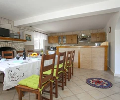 Maison dalmate à vendre directement sur le front de mer à Blato en Croatie