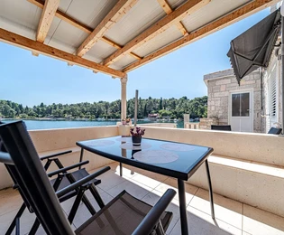 Apartmani na prodaju uz more Korčula