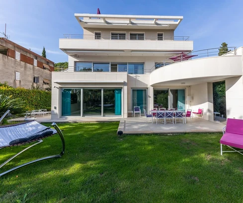Split, Meje, exklusive Villa in erster Reihe zum Meer