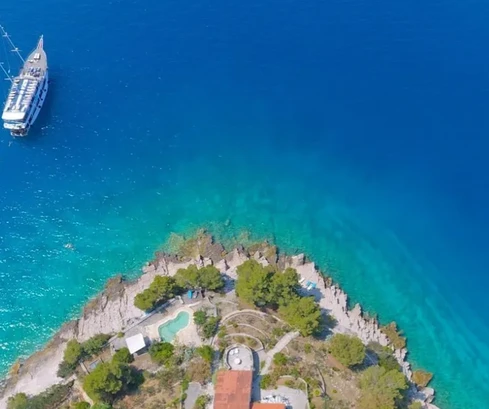 Villa d'exception en bord de mer à Brac