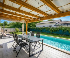 Istrien, bei Rovinj: Designer-Bungalow mit Pool