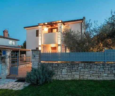 Isztria, Poreč: Kényelmes nyaraló úszómedencével