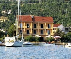 HOTEL AUF DER INSEL RAB, 1. REIHE ZUM MEER