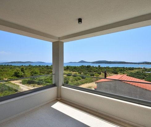 Appartement S6 avec vue mer à vendre à Tribunj