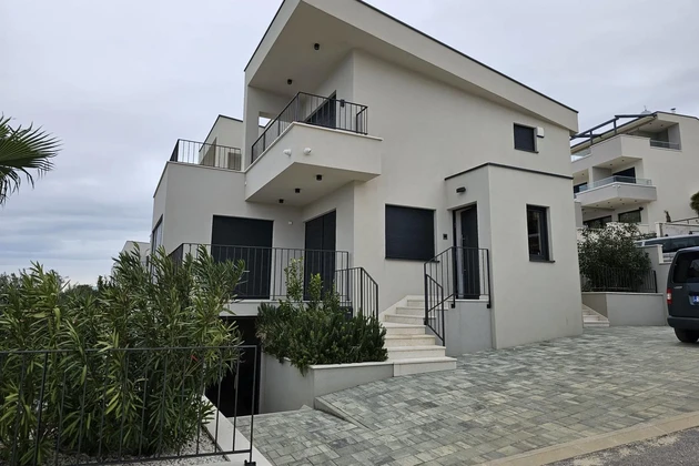Elegante Villa mit Pool in Podstrana zu verkaufen in Kroatien