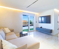 Luxusní třípokojový byt na prodej v Malinské novostavba v Chorvatsku