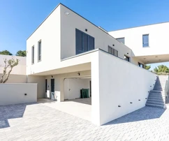 Luxusná vila s bazénom na predaj – Murter, Betina