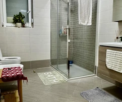 Tágas lakás tetőterasszal eladó Novigradban Horvátországban