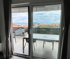 Amplio apartamento disponible en Preko, en la isla de Ugljan, Croacia