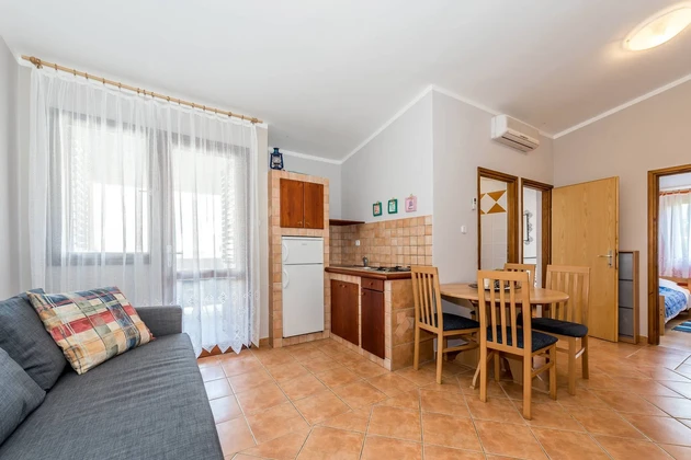 Dúplex con apartamentos en venta cerca de Šibenik en Croacia