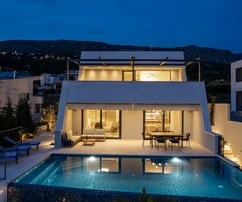 Podstrana, Mutogras, villa de lujo de 340 m2 con jardín de 392 m2 y piscina