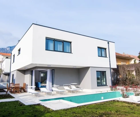 Kaštel Kambelovac, kompleks dwóch willi po 250 m2 każda, z basenami