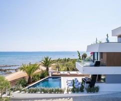 Villa de luxe exclusive en première ligne au bord de la mer
