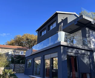 Incantevole casa rustica con piscina in vendita a Dobrinj in Croazia