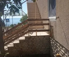 Okrug G., samostatně stojící dům 375 m2 se zahradou 481 m2, 190 m od moře a pláže