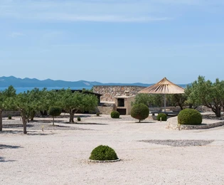 Vila s bazénom na predaj na Brači v Chorvátsku