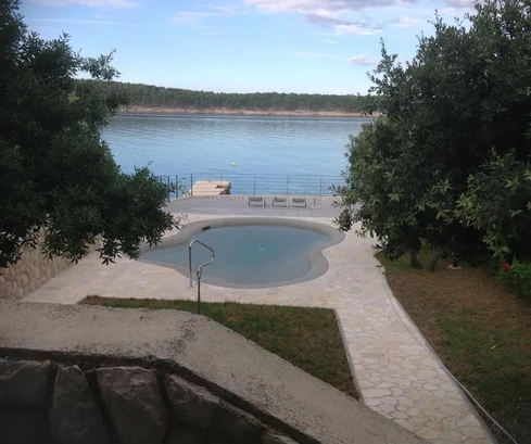 Superbe villa en bord de mer sur l'île de Rab
